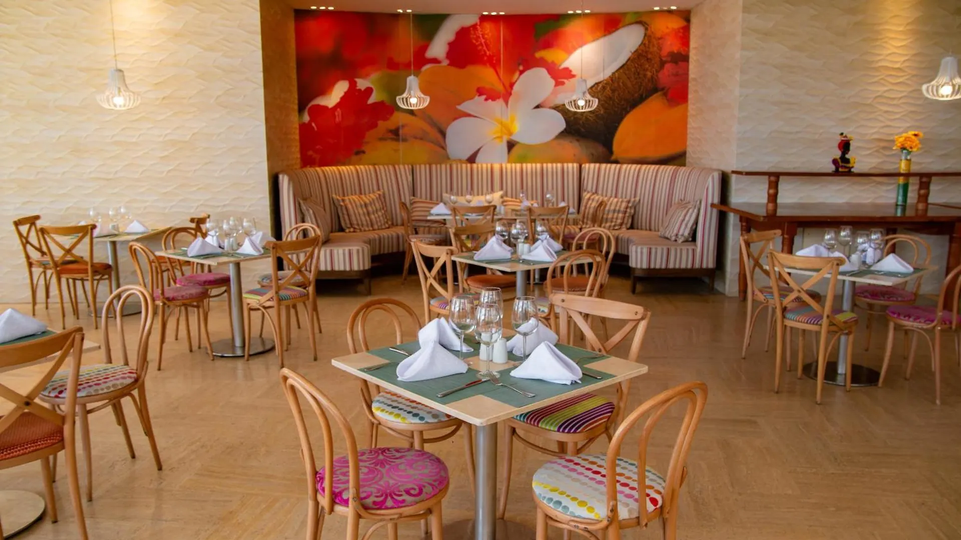 Radisson Cartagena Ocean Pavillion Hotel